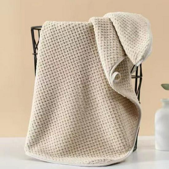 Soft Coral Fleece Towel Set: Absorbent Pineapple Grid Design for Kids, Face, and Bath.