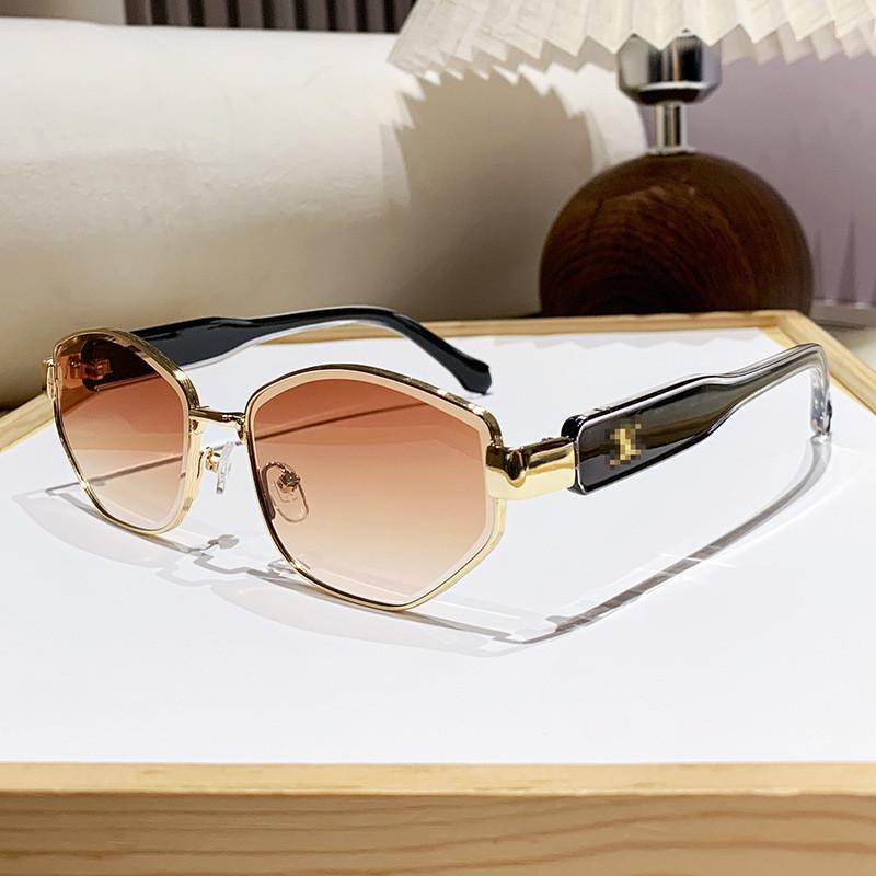 Retro Polygon Sunglasses Women Uv400 Metal Frame Travel Sun Protection For Fashionistas