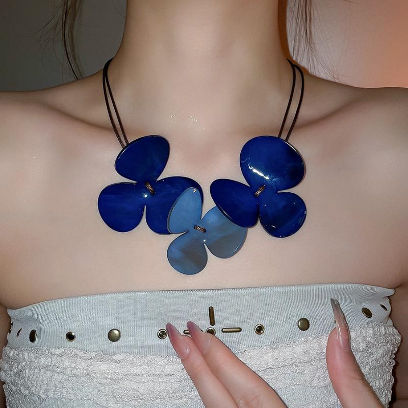 Women's Double Layer Blue Acrylic Three Flower Pendant Necklace Wax Rope Chain Choker
