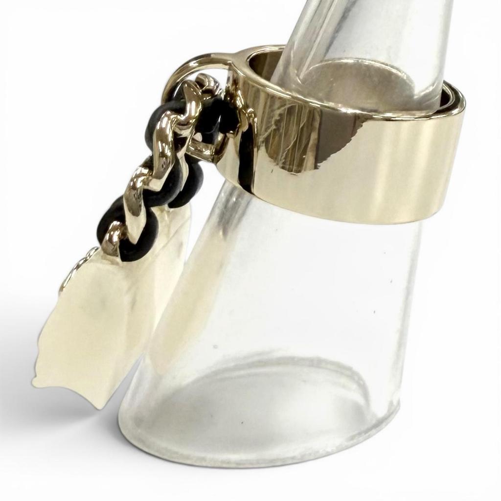 Excellent CHANEL Ring ring Matelassé Turnlock Bag Charm Ring white Women B23C Used
