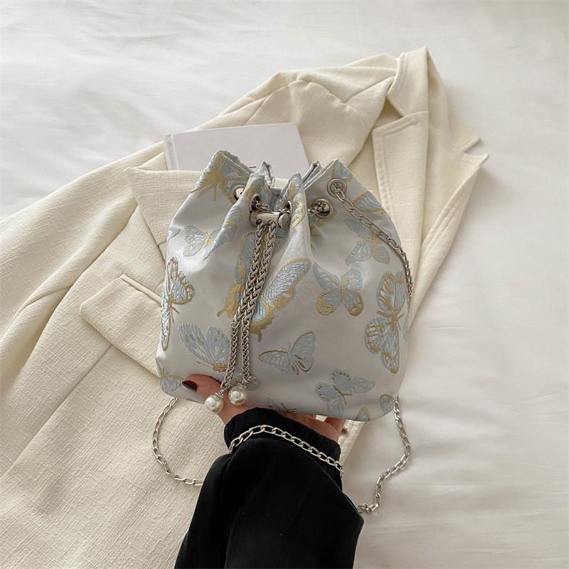 Stylish New Chinese Style Bucket Bag With Embroidered Silk And Trendy Chain Strap