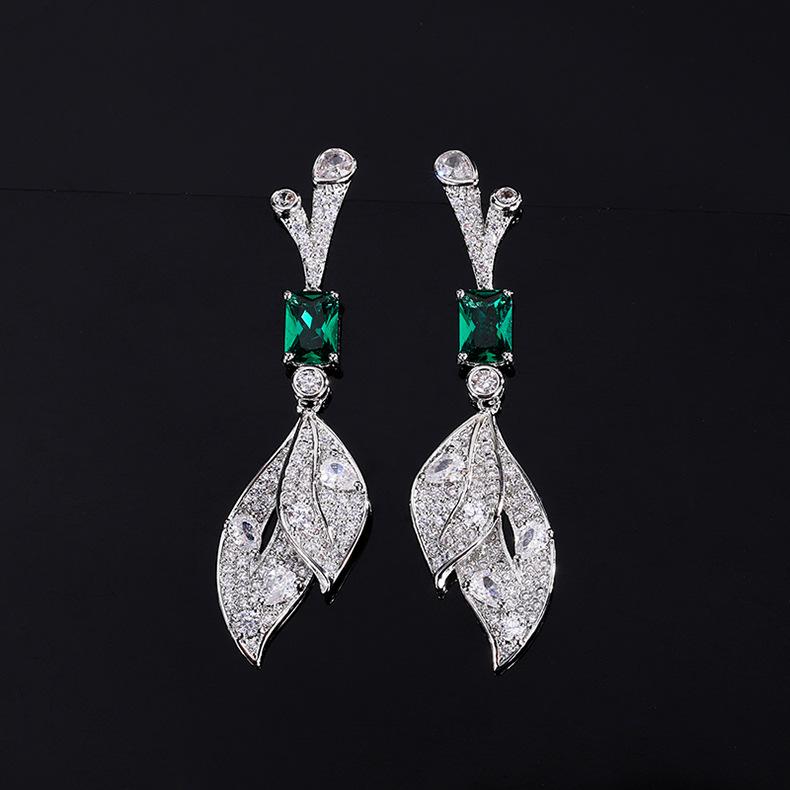 Imitation Natural Emerald Earrings Exaggerated Long Tassel Retro Full Light Luxury