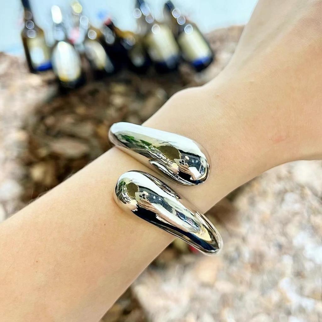 Fashion Commuting Simple Water Drop Type Glossy Bracelet Women'S Gold And Silver Opening Light Luxury High-End Jewelry