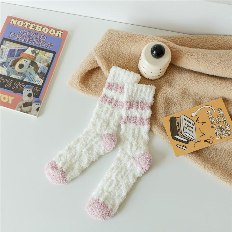 No hair loss coral fleece socks women's winter fleece sports home floor socks sleep warm medium tube socks two bars