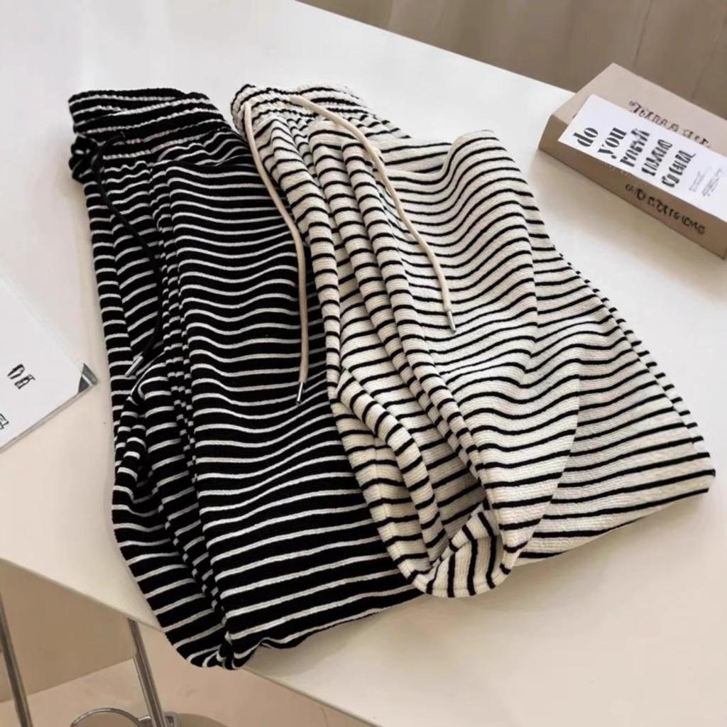 Autumn/Winter Women's Black & White Striped Fleece-Lined Wide-Leg Pants for Slimming Drape, Petite 145-150