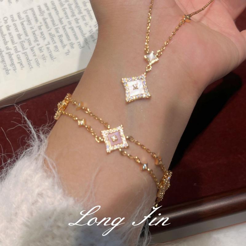 Shining Star Series Set Necklace Bracelet Earrings Fritillary Quadrangle Diamond High-End Jewelry Live Special For