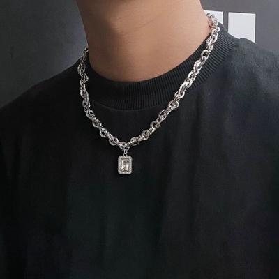 שרשראות ותליונים – תליונים לגברים