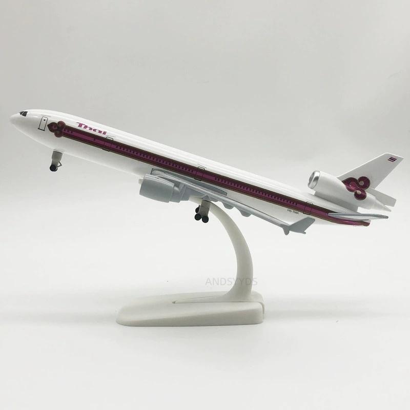 Collection Model 20cm Thai MD-11 Airways Aircraft Diecast MD11 Metal Alloy 1/400 Scale Plane Aviation Ornament W Airplane Stand