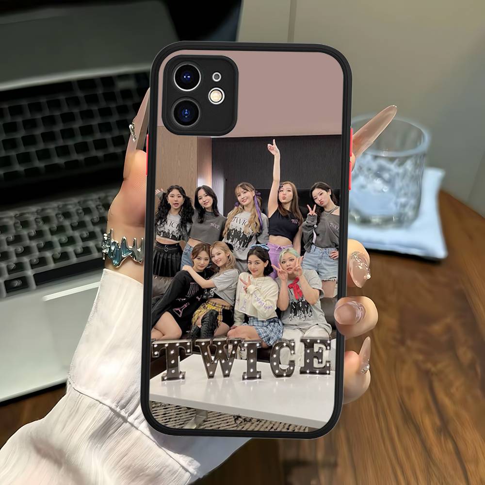 Kpop T-TwiceS Phone Case For Iphone 16 14 15 16 13 12 11 16 Pro Max X XS MAX Plus Cover Matte TPU
