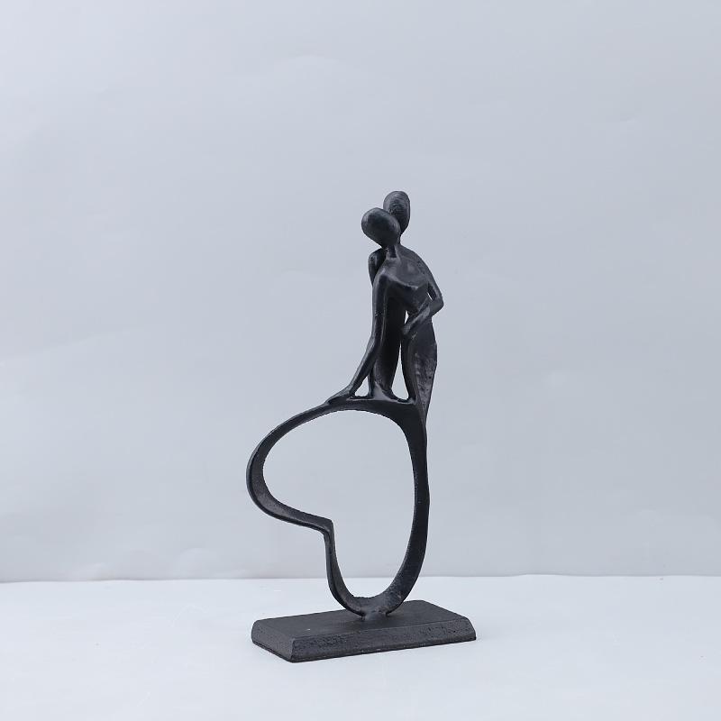 Cast Iron Heart Couple Decorative Metal Sculpture Living Room Bookshelf Figurine Human Statue Craft Ornament Room Decoration New