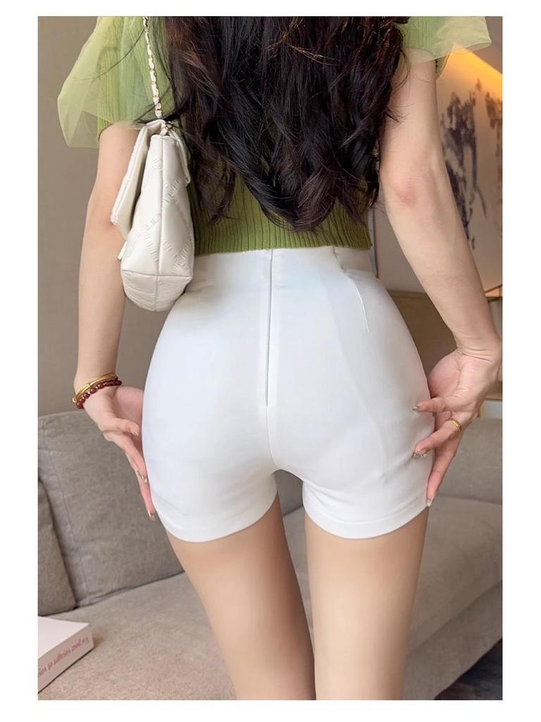 Autumn 2024 Korean Style High Waist Black Spicy Shorts for Women - Slimming, Versatile, Elastic Hip-Wrapping Hot Pants