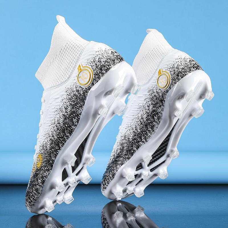 Men Soccer Shoes Kids Football Boots Women Professional Soccer Cleats Antiskid Chaussure Football TF/FG Outdoor Football Shoes