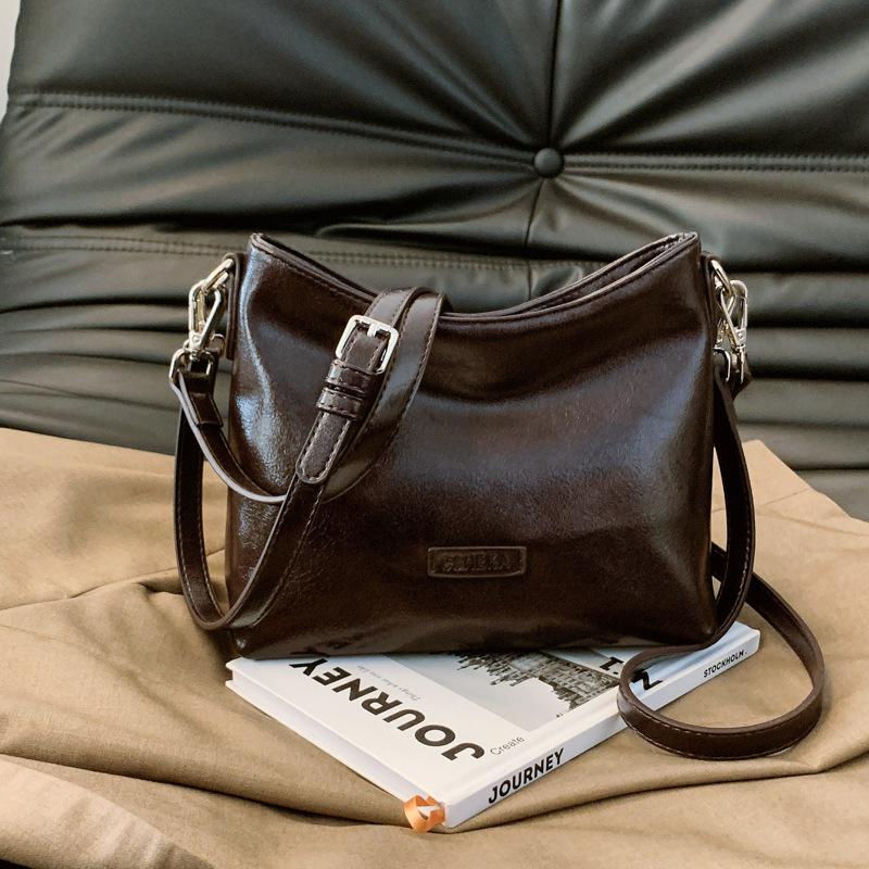 Retro Fashion Casual Tote Bag Women'S Trend Large Capacity Commuter Shoulder Bag