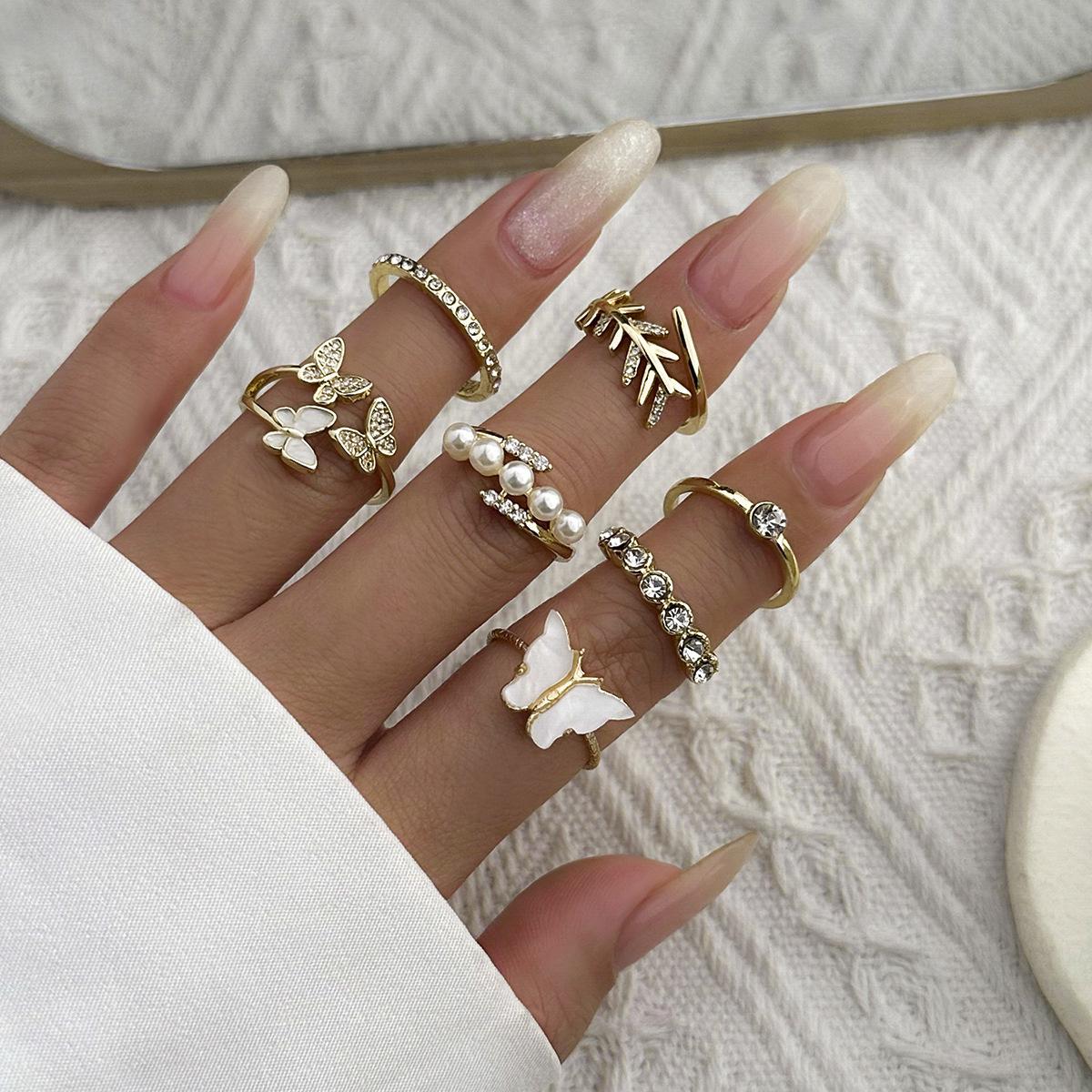 

Temperament diamond-set versatile geometric jewelry, simple and slightly inlaid butterfly style versatile ring