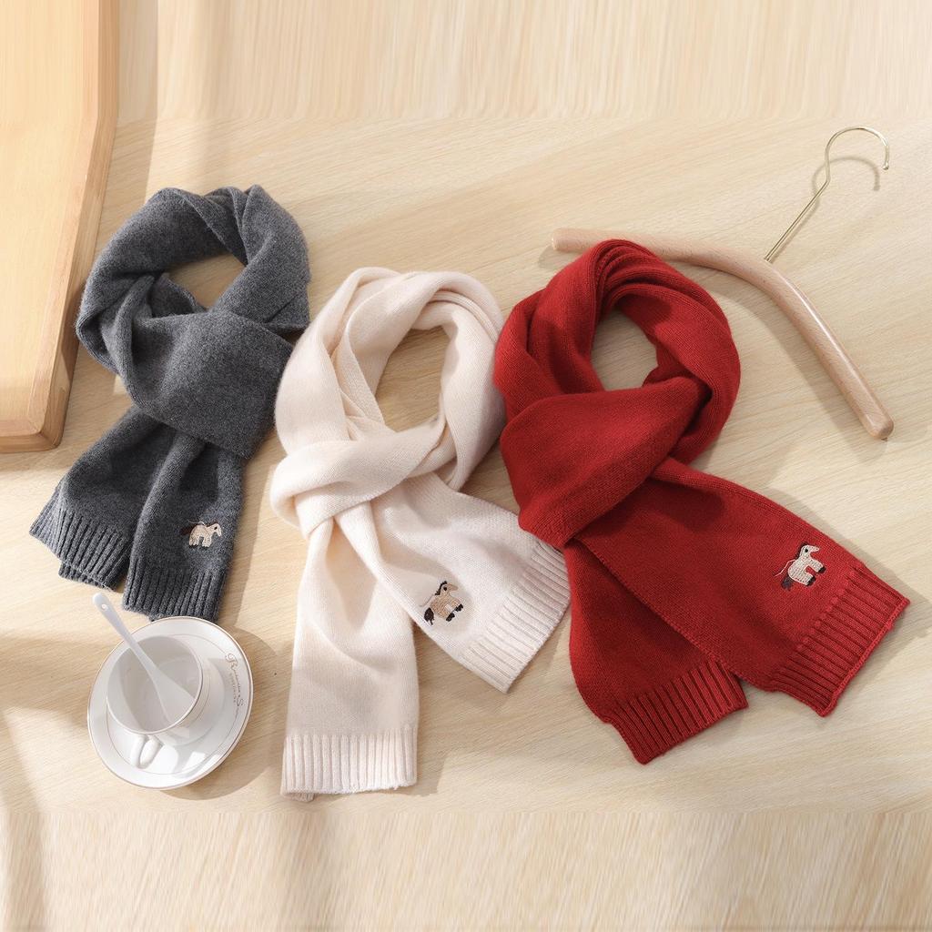 Versatile High-End Knit Scarf with Cute Puppy Embroidery for All Ages – Warm and Stylish Neck Gaiter for Autumn and Winter