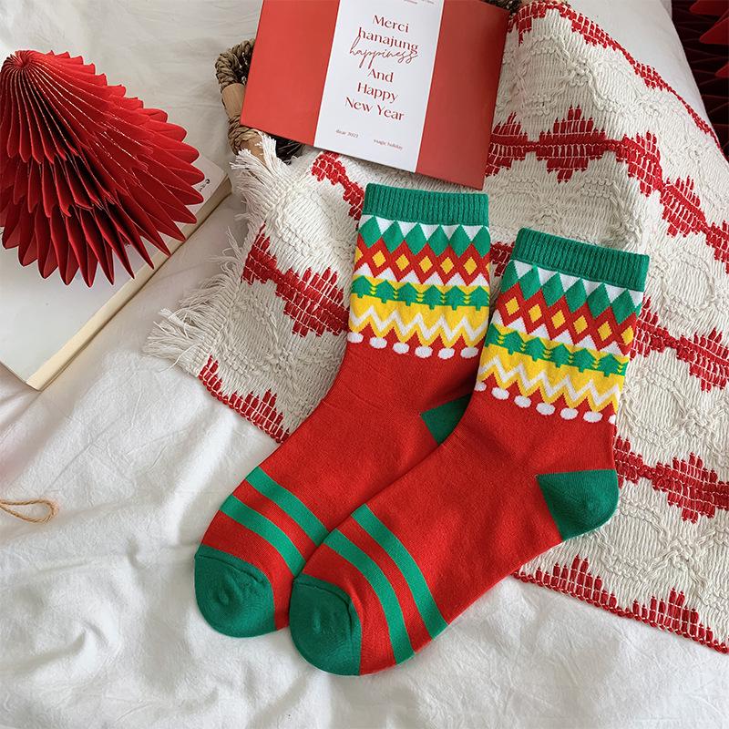 

Женские рождественские красные носки до середины икры: Устойчивый к запаху, дышащий, унисекс, идеально подходит для осени и зимы. One Size