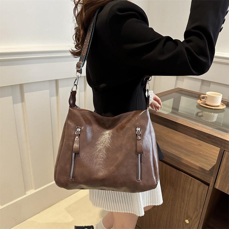 Elegant Minimalist Tote Bag 2024 Stylish Korean Large Capacity Shoulder Bag