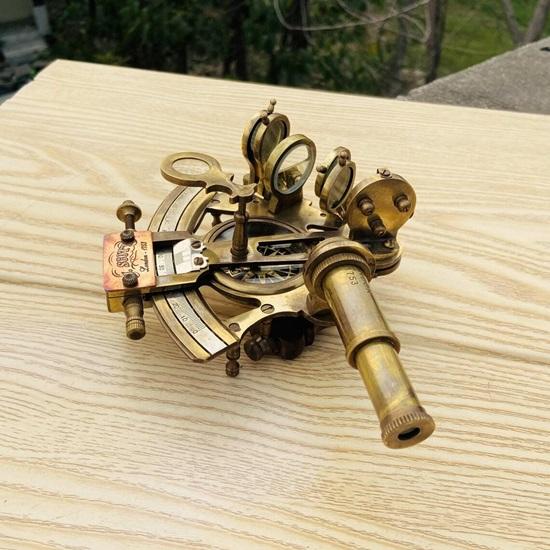 12.5 Cm Brass Sextant Compass with Wooden Box Solid Nautical Sailing Maritime Marine Navy Functional Gift Decoration Christmas