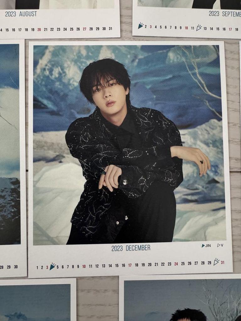 [USED] BTS official 2023 calendar 2 types