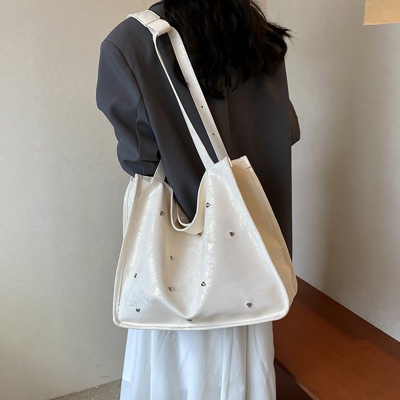 

Crushed ice love large capacity tote bag women s new niche design shoulder messenger bag commuter backpack 41*13*33 белый