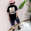 Modische Baumwoll-T-Shirts für Jungen mit kurzen Ärmeln - Sommerkollektion für mittlere und große Kinder