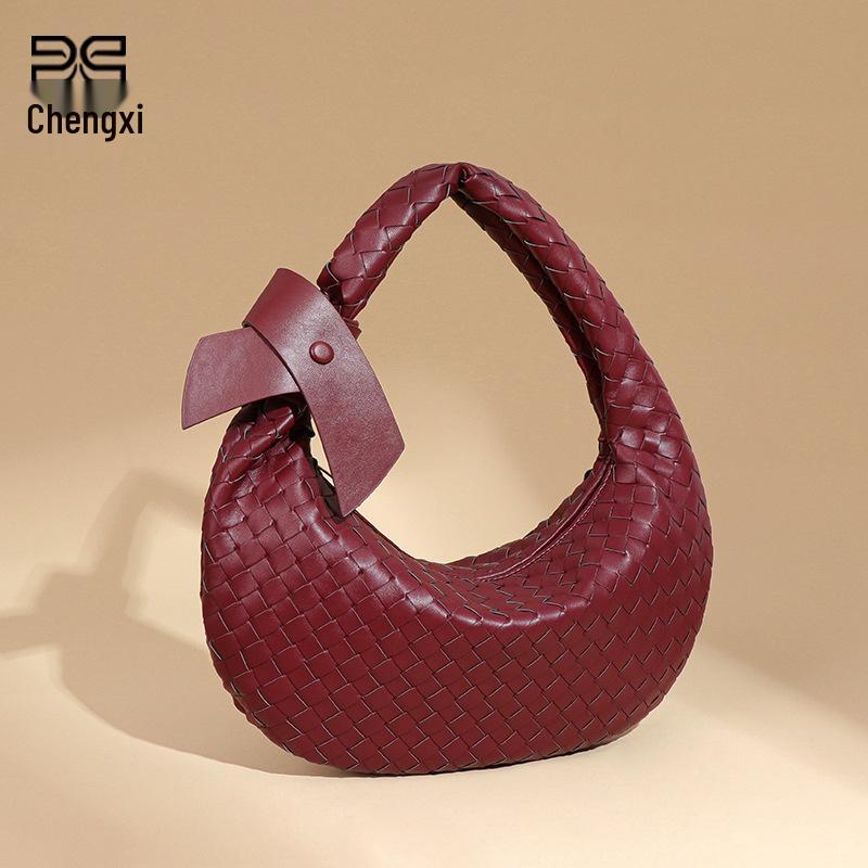 Large Capacity Woven Shoulder Bag - Trendy Crescent Dumpling Handbag, Underarm Style.