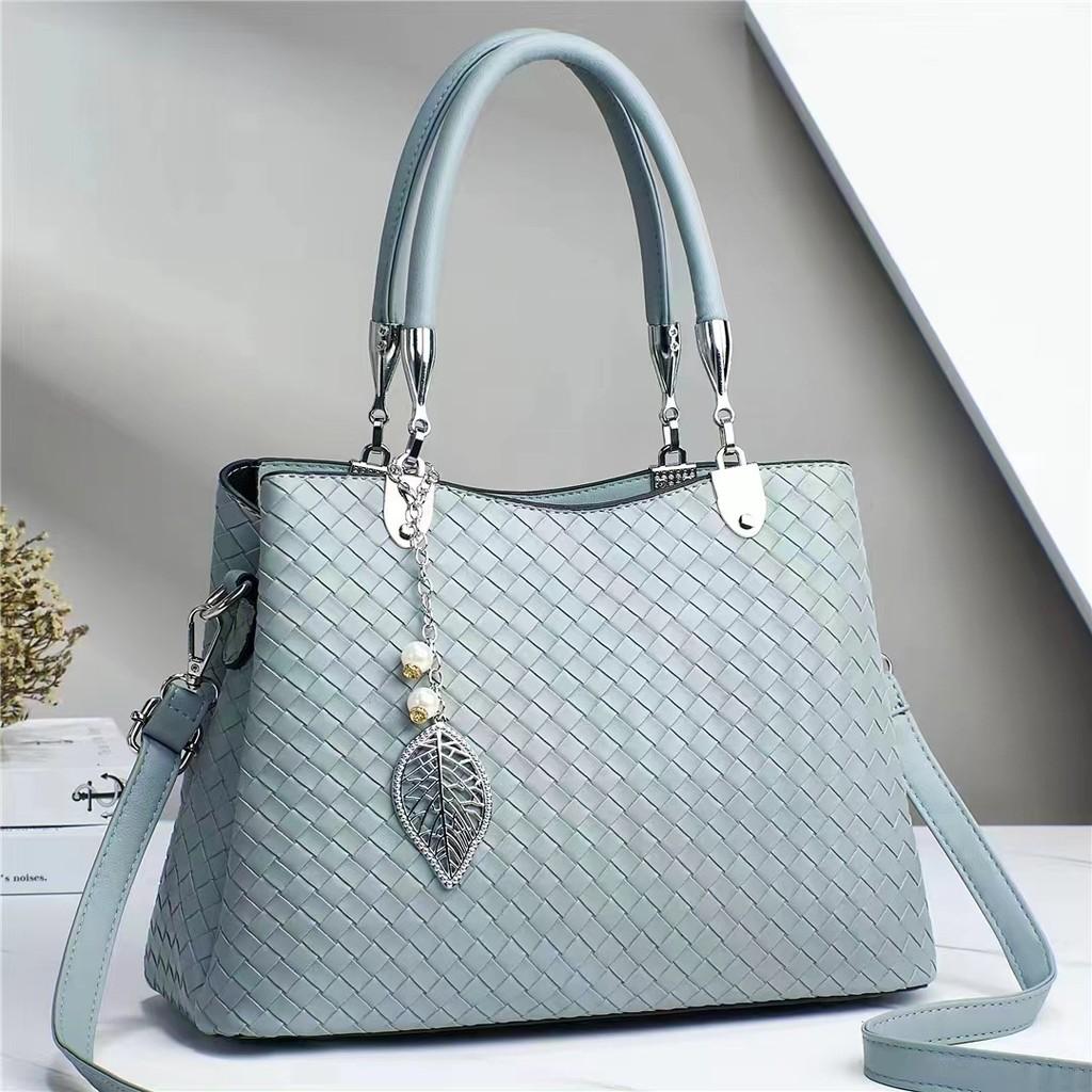 Stylish Large Capacity Women's Bucket Bag For Everyday Use In Versatile Colors