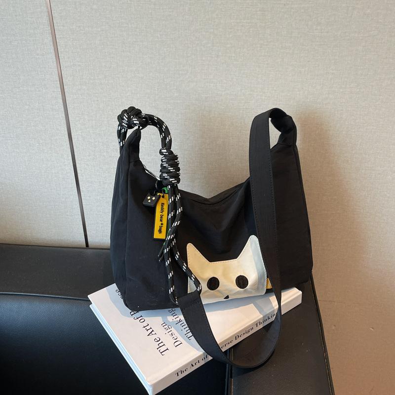 New Japanese cute cat high-end tote bag women's leisure simple and light commuting fashion versatile messenger bag