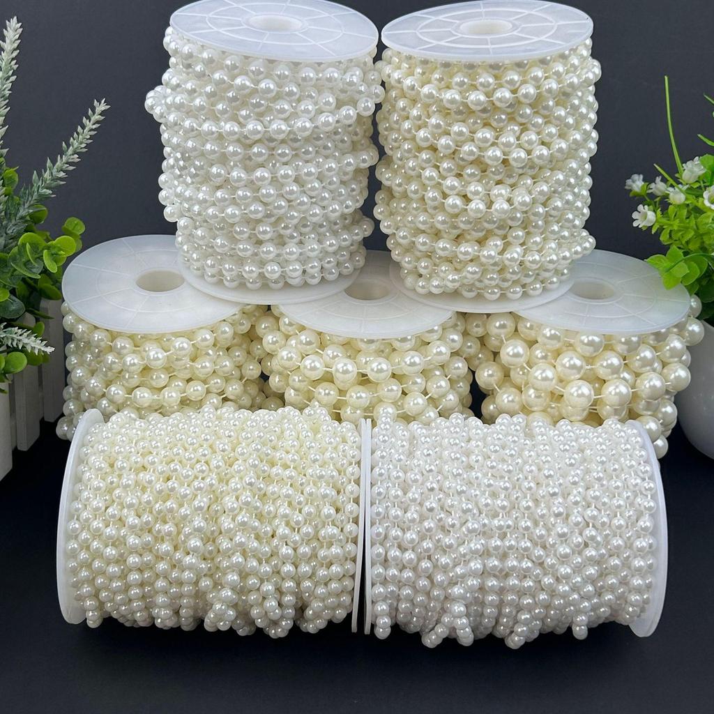 Svatební řetízek z imitovaných perel pro dekoraci a aranžmá scény