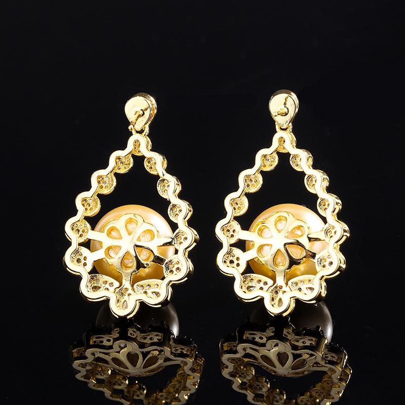 Copper bottom gold-plated wish inlaid fritillary pearl Korean version fashion independent packaging diamond-inlaid women's stud earrings 14mm