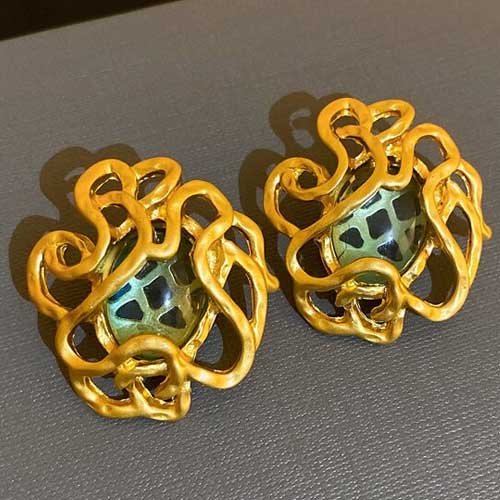 Elegant Women Men Fashion Classic Crystal Pendant Earrings For Women Girls Vintage Palace Style Gorgeous Ear Rings Jewelry