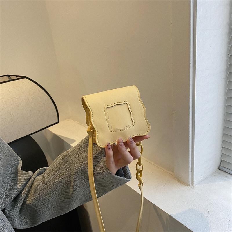 Chic Casual Crossbody Bag For Women Stylish Small Square Bag With Magnetic Closure In Multiple Colors