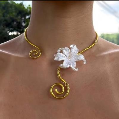 Vintage Colorful Iris Flower Necklace Spiral Adjustment Flower Pattern Collar Necklace Adjustable Length Women Necklace