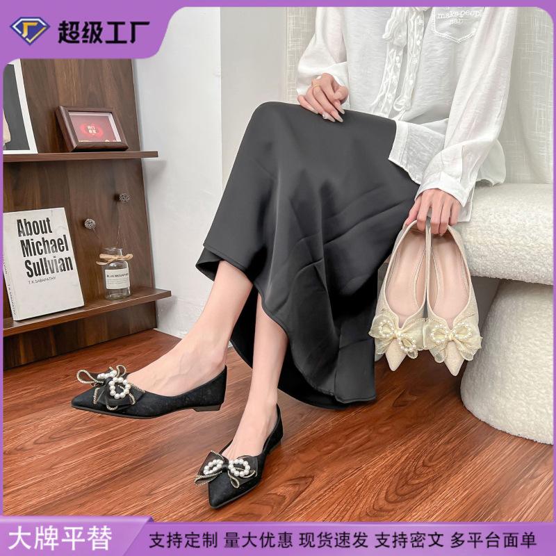 2025 autumn new flat-soled single shoes women wear high-end temperament pointed women's shoes soft soles not tired feet flat shoes