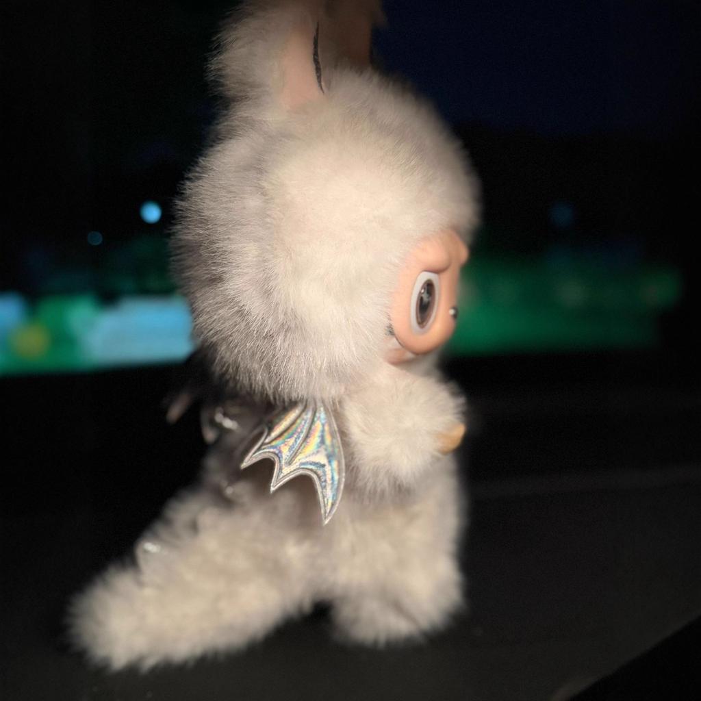 17cm White Plush Doll, Including Necklace, with Genuine Vinyl Craftsmanship