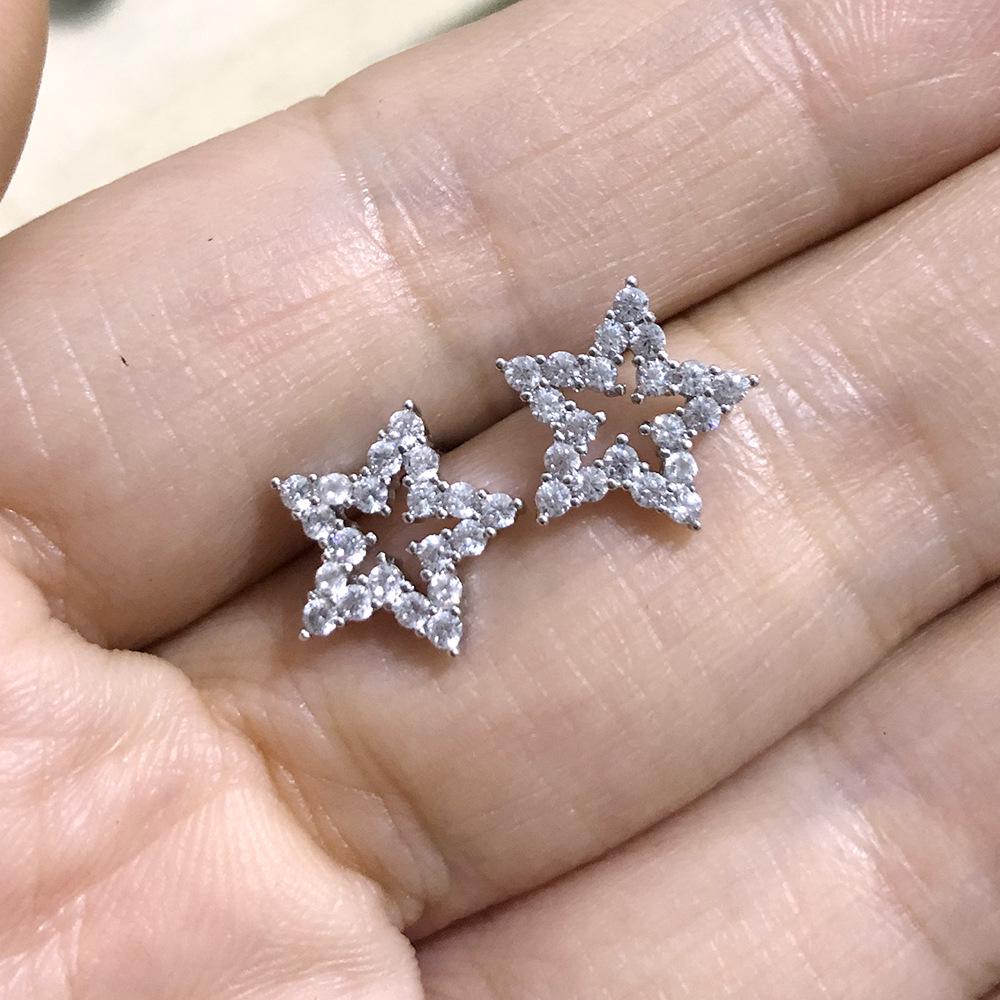 Elegant Copper-Plated White Gold Stud Earrings with Zirconia Five-Pointed Star and Micro-Inlaid Diamonds