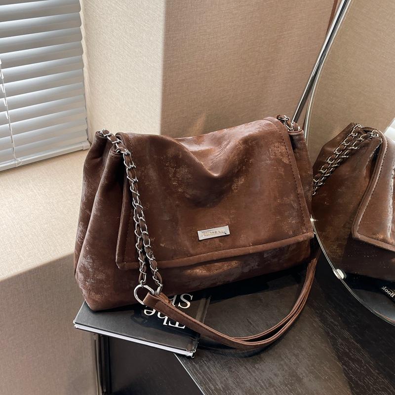 

Елітна сумка на ланцюжку з нішевим дизайном Нова сумка через плече 2024 р. Жіноча приміська сумка великої місткості