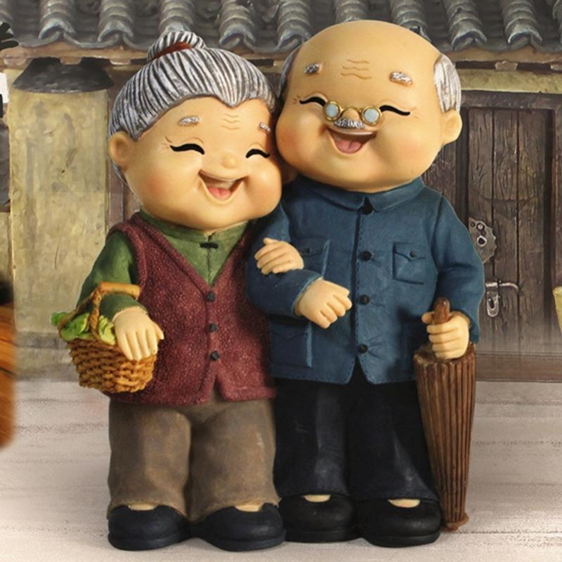 Vintage Elderly Couple Resins Statue Figurine Weddings Valentines Day Gift for Couples and Home Decors Enthusiasts