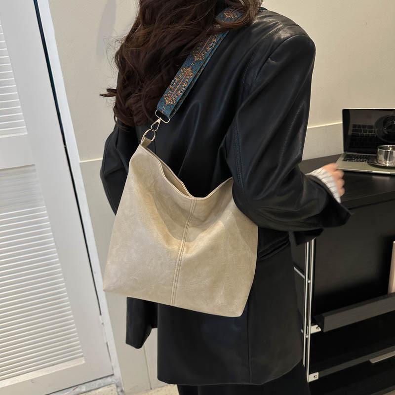 Trendy Retro Casual Pu Shoulder Bucket Bag For Women With Soft Structure Design