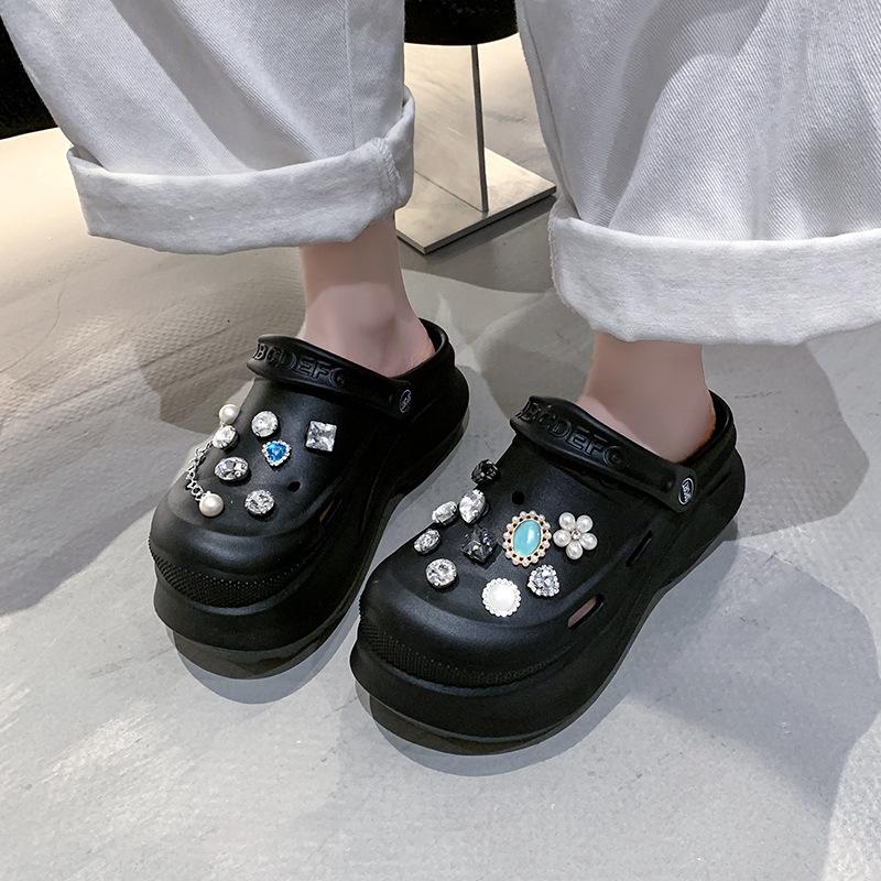 Star with the same hole shoes women wear new summer versatile thick-soled heightened stepping on shit beach cool slippers