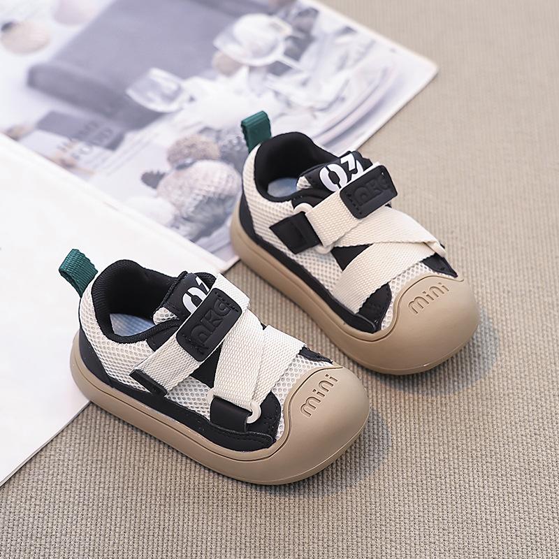 Kinder Freizeitschuhe Zehenkappe Anti-Kick Jungen Mädchen Sportschuhe Rutschfeste Weiche Sohle 2025 Neue Kinder Skateschuhe Mesh Atmungsaktiv