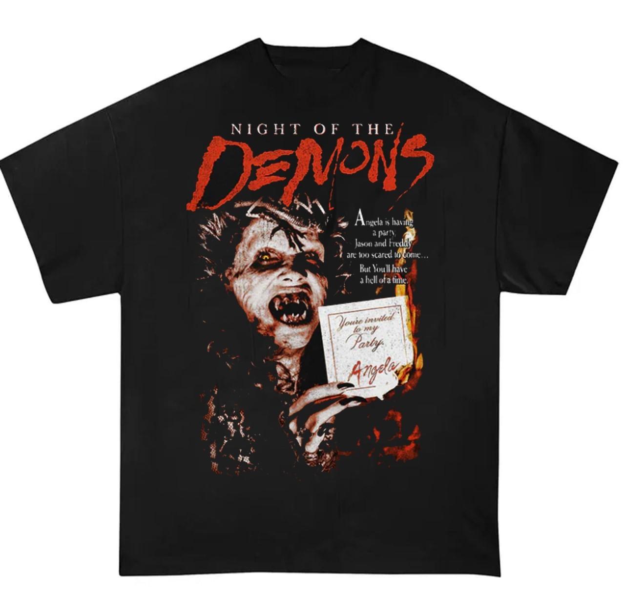Night of the De.mon Graphic T-Shir Retro Horror Movie Gift Halloween L