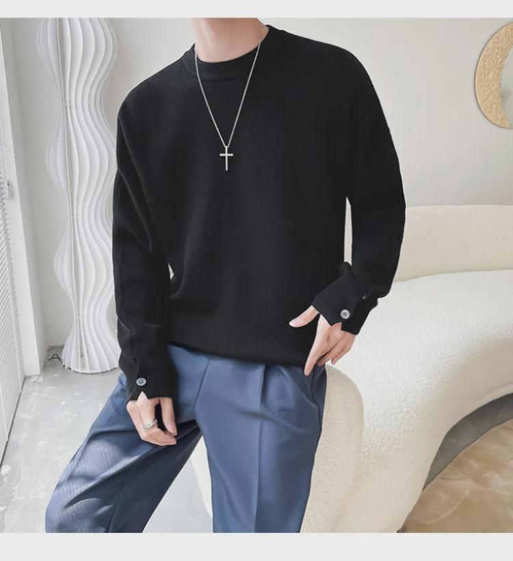 Weißer Herrenpullover mit Rundhalsausschnitt und geteilten Ärmeln