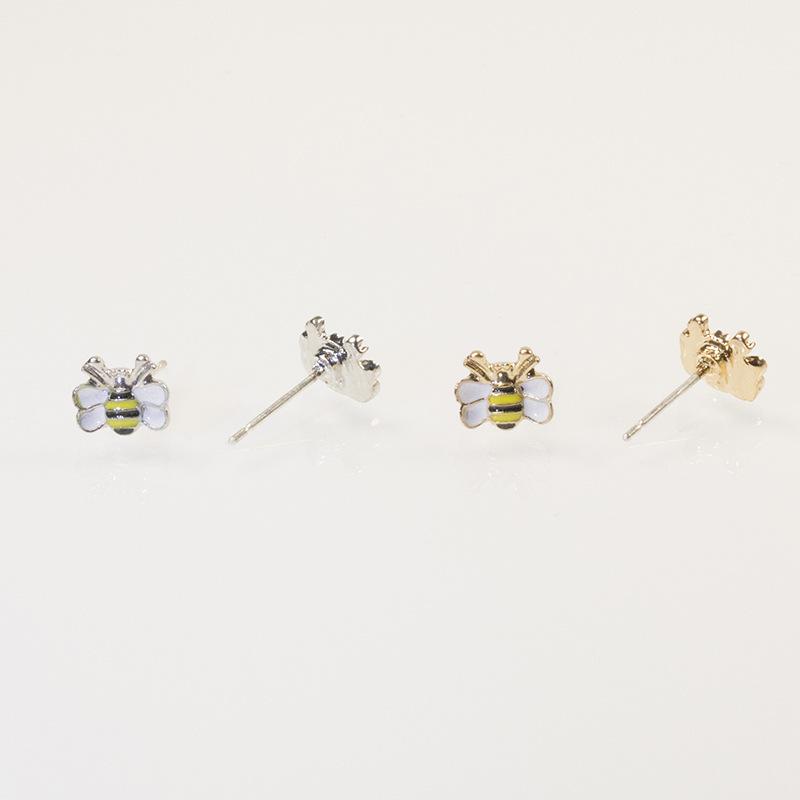 S925 silver needle, Japanese and Korean style dripping oil, small bee stud earrings, small and cute animal earrings, one piece is sent on
