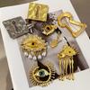 Pleated Devil'S Eye Brooch Alloy Keyhole Shape Glaze Luxury Badge Pin Trendy Tassels Banquet Clothes Metal Pin