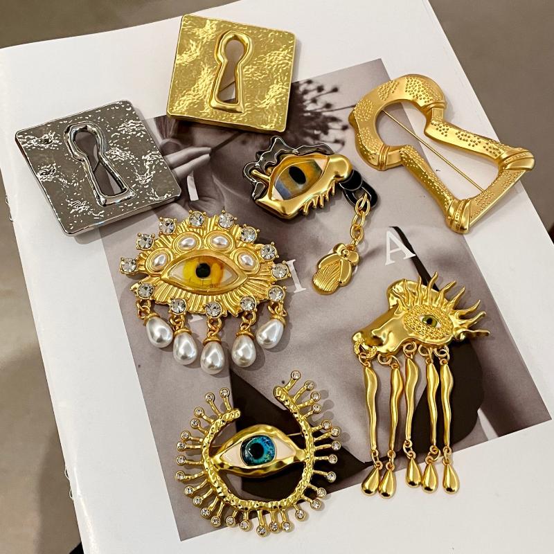 Pleated Devil'S Eye Brooch Alloy Keyhole Shape Glaze Luxury Badge Pin Trendy Tassels Banquet Clothes Metal Pin