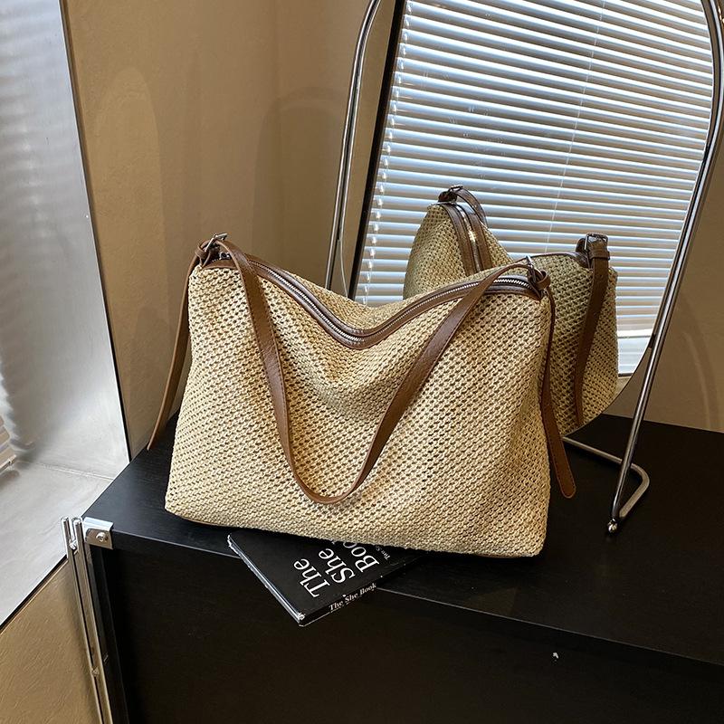 Large Capacity Straw Woven Bag Women's New Summer Versatile Beach Vacation Woven Tote Bag Messenger Bag