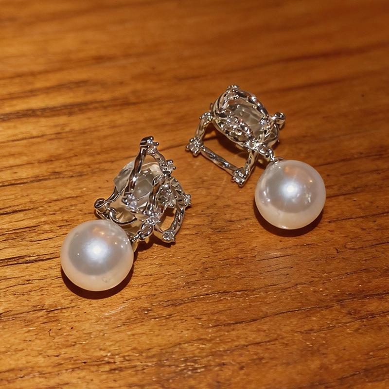 18K Gold-Plated European Retro Faux Pearl & Cubic Zirconia Ear Clip Earrings
