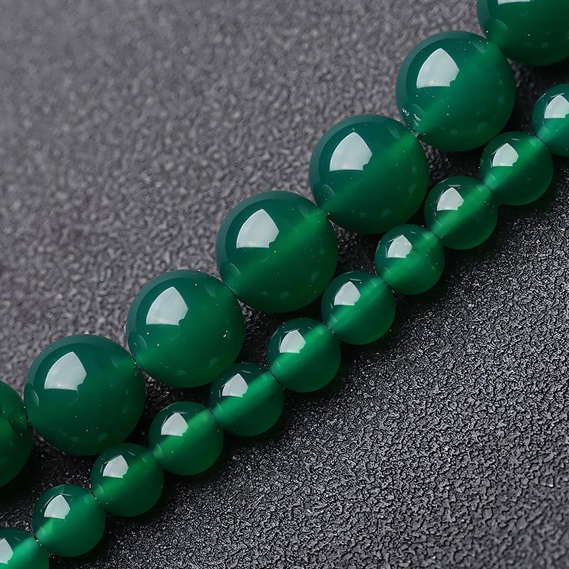 Přírodní surové korálky ze zeleného achátu pro DIY šperky - Ručně vyráběné kulaté korálky
