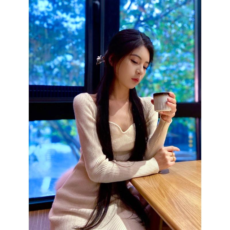 V-neck Medium and Long Knitted Dress for Women's Autumn and Winter Models, Thin Bottom, Sweater Skirt Inside, Hip Skirt